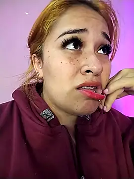 sara-lopez1 online show from 10/27/25, 10:25