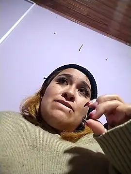 sara-lopez1 online show from 10/29/25, 12:57