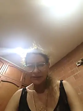 Snapshot of MaryeLunna chatting on 09/30/25, 12:37 MaryeLunna online show from 09/30/25, 12:37