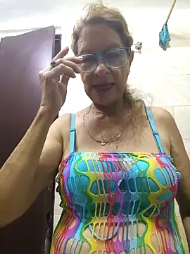 Snapshot of MaryeLunna chatting on 10/10/25, 12:09 MaryeLunna online show from 10/10/25, 12:09