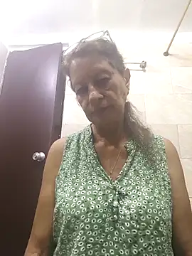 Snapshot of MaryeLunna chatting on 10/23/25, 12:32 MaryeLunna online show from 10/23/25, 12:32