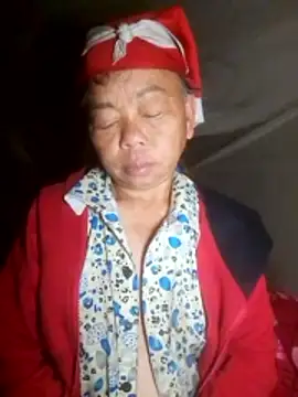 Snapshot of VangLe73 chatting on 10/19/25, 08:53 VangLe73 online show from 10/19/25, 08:53