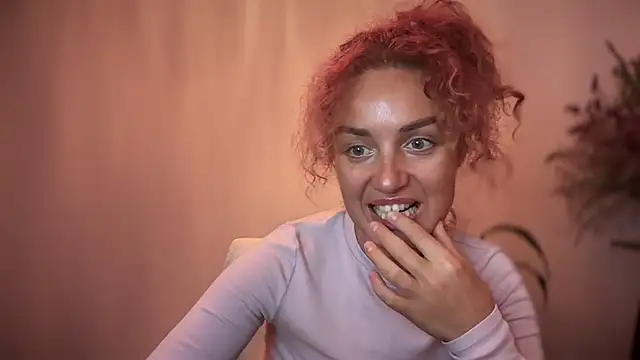 Reddgiirl online show from 10/28/25, 08:22