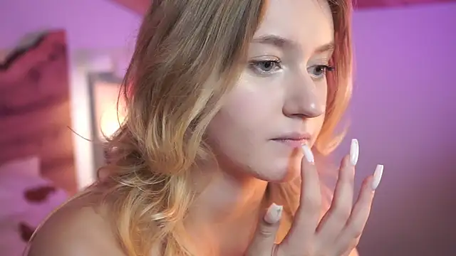 Nerissa xo online show from 10/23/25, 08:18