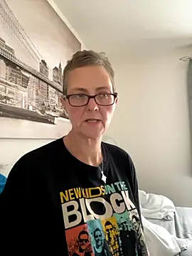 Curvy-Jinx online show from 10/14/25, 07:42