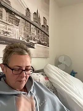 Curvy-Jinx online show from 11/09/25, 01:53