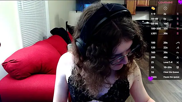 Snapshot of KayKumm chatting on 10/07/25, 03:47 KayKumm online show from 10/07/25, 03:47