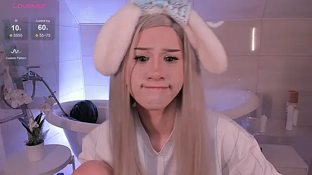 Necucub online show from 10/30/25, 02:02