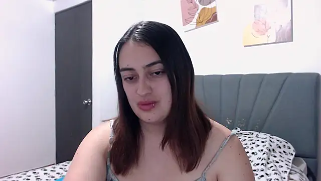 Snapshot of Meggan_n chatting on 09/29/25, 03:33 Meggan n online show from 09/29/25, 03:33