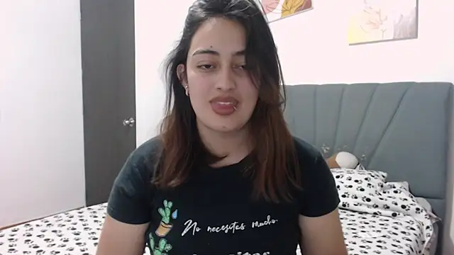 Snapshot of Meggan_n chatting on 09/30/25, 01:54 Meggan n online show from 09/30/25, 01:54