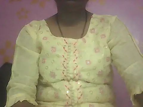 Snapshot of Lovely_bhabhi143 chatting on 10/07/25, 05:26 Lovely bhabhi143 online show from 10/07/25, 05:26
