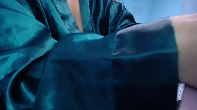 victoria hernandez t  online show from 11/17/25, 12:55