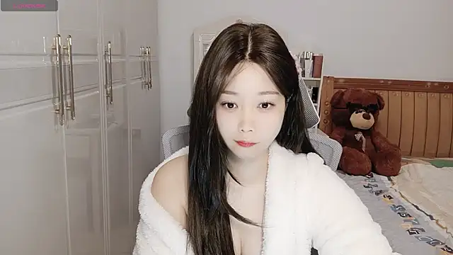 Snapshot of Xiaotantan-99 chatting on 10/26/25, 07:20 Xiaotantan-99 online show from 10/26/25, 07:20