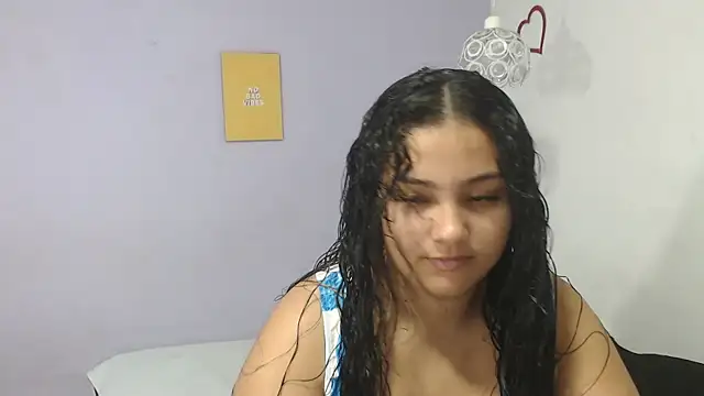 penelope gucci1 online show from 09/18/25, 01:13