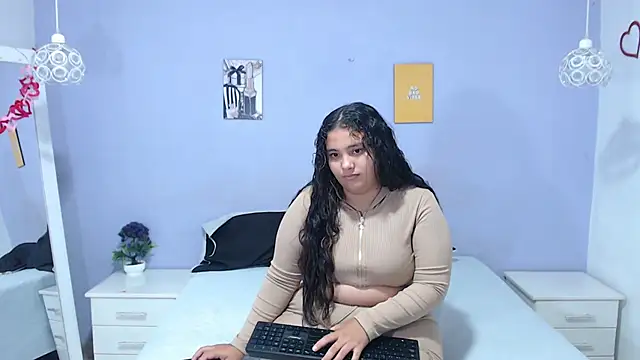 penelope gucci1 online show from 11/12/25, 11:54