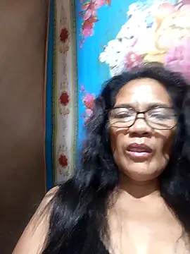 Snapshot of ImYourWoman_55 chatting on 09/10/25, 11:16 ImYourWoman 55 online show from 09/10/25, 11:16