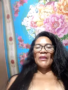 Snapshot of ImYourWoman_55 chatting on 09/12/25, 04:51 ImYourWoman 55 online show from 09/12/25, 04:51