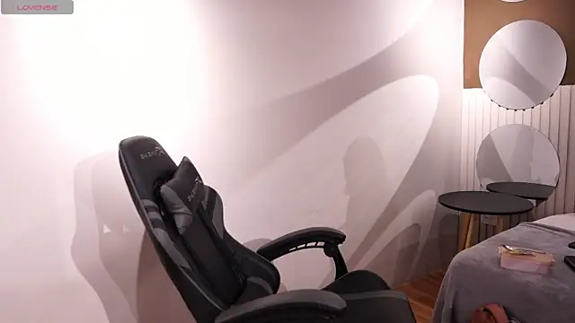 Ariaa Isabell online show from 10/31/25, 06:53