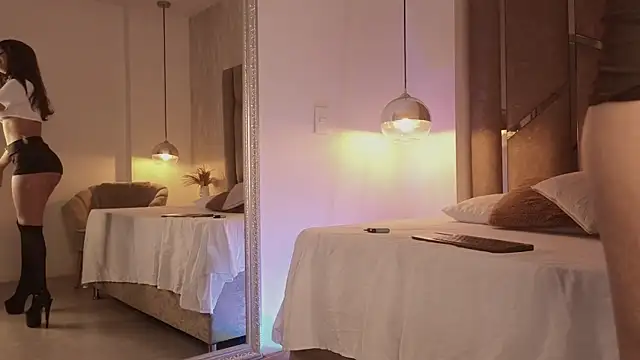 scarlethlux online show from 10/24/25, 04:53