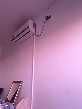 Max Rain online show from 10/12/25, 08:08