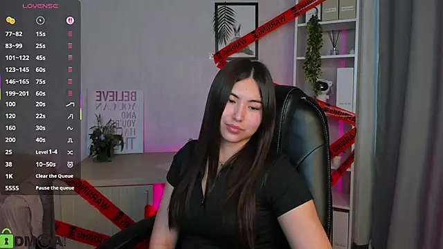 Megan Williamms online show from 10/23/25, 09:52