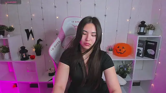 Megan Williamms online show from 10/29/25, 12:46