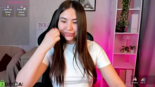 Megan Williamms online show from 11/21/25, 09:41