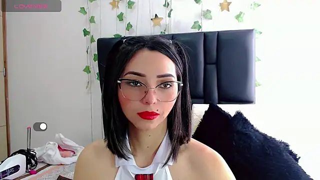 sara arias00 online show from 10/03/25, 03:20