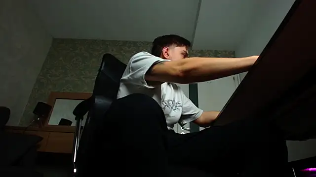 FelixStarkk online show from 11/01/25, 04:58