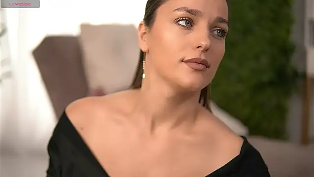 FreyaHeart online show from 10/12/25, 06:23