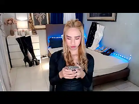 xMistressTiffany online show from 09/24/25, 10:02