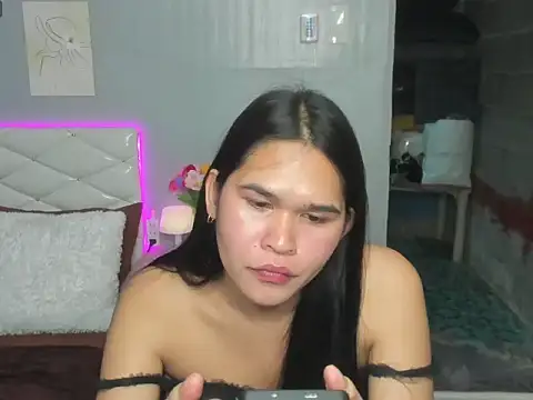 Snapshot of AlianaBlair chatting on 10/10/25, 06:07 AlianaBlair online show from 10/10/25, 06:07