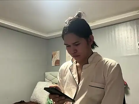 Snapshot of AlianaBlair chatting on 10/31/25, 01:17 AlianaBlair online show from 10/31/25, 01:17