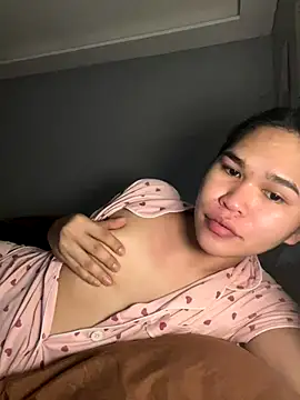 Snapshot of AlianaBlair chatting on 11/03/25, 01:19 AlianaBlair online show from 11/03/25, 01:19