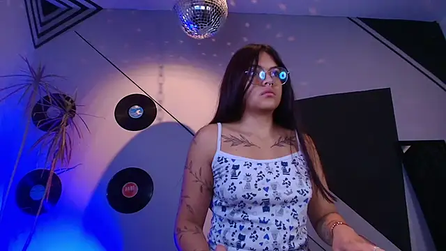 Lilith and Khloe online show from 10/07/25, 11:29