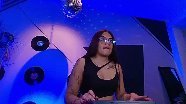 Lilith and Khloe online show from 10/08/25, 11:30