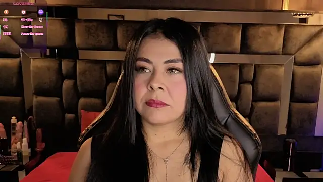 Snapshot of Aniajoness_ chatting on 10/07/25, 03:58 Aniajoness online show from 10/07/25, 03:58