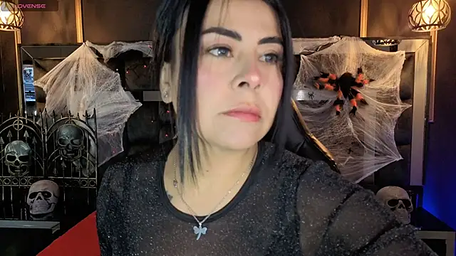 Snapshot of Aniajoness_ chatting on 10/17/25, 04:04 Aniajoness online show from 10/17/25, 04:04