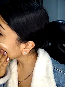 Snapshot of Aniajoness_ chatting on 11/18/25, 03:34 Aniajoness online show from 11/18/25, 03:34