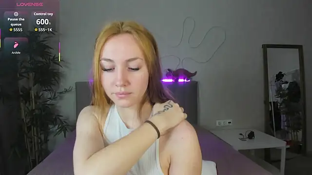 Luna G0ld online show from 10/19/25, 12:00