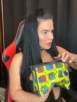 Snapshot of carol_cruz133 chatting on 10/07/25, 11:13 carol cruz133 online show from 10/07/25, 11:13