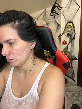 Snapshot of carol_cruz133 chatting on 10/20/25, 11:27 carol cruz133 online show from 10/20/25, 11:27