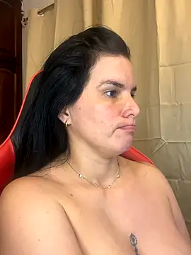 Snapshot of carol_cruz133 chatting on 11/10/25, 11:37 carol cruz133 online show from 11/10/25, 11:37