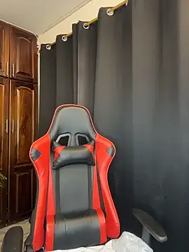 Snapshot of carol_cruz133 chatting on 11/14/25, 11:24 carol cruz133 online show from 11/14/25, 11:24