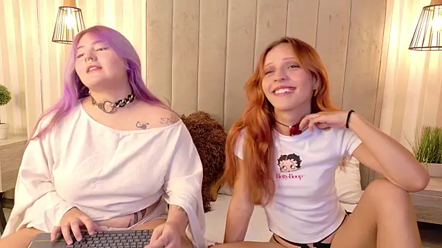 SukiandNaomi online show from 11/10/25, 08:24