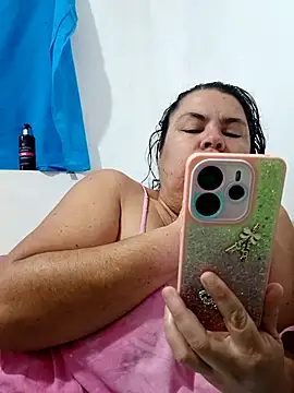 yaneth  online show from 10/18/25, 10:27