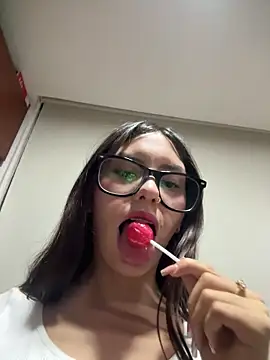 Katie rawwww online show from 09/27/25, 11:43