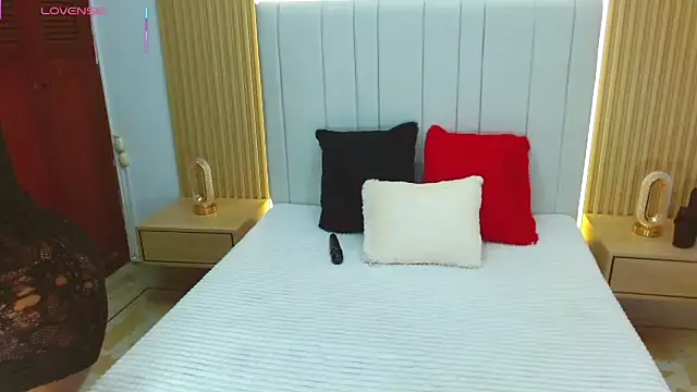 WildScarlet online show from 10/20/25, 01:11