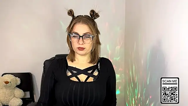 Snapshot of Ruthless_111 chatting on 10/14/25, 12:50 Ruthless 111 online show from 10/14/25, 12:50