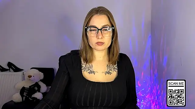 Snapshot of Ruthless_111 chatting on 10/29/25, 08:32 Ruthless 111 online show from 10/29/25, 08:32